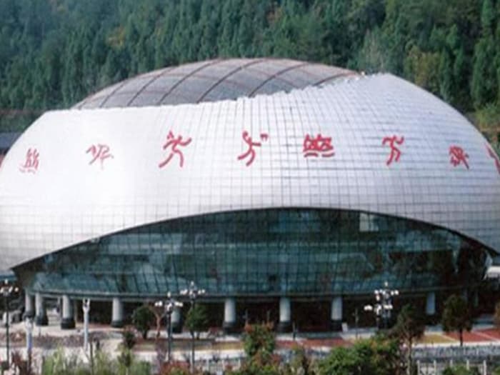 卫辉体育中心球形网架加工安装